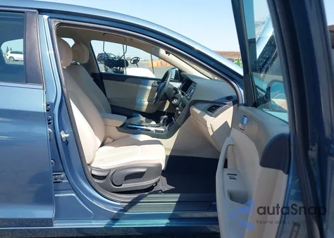 2017 Hyundai Sonata from USA, damaged, VIN 5NPE24AF8HH518365